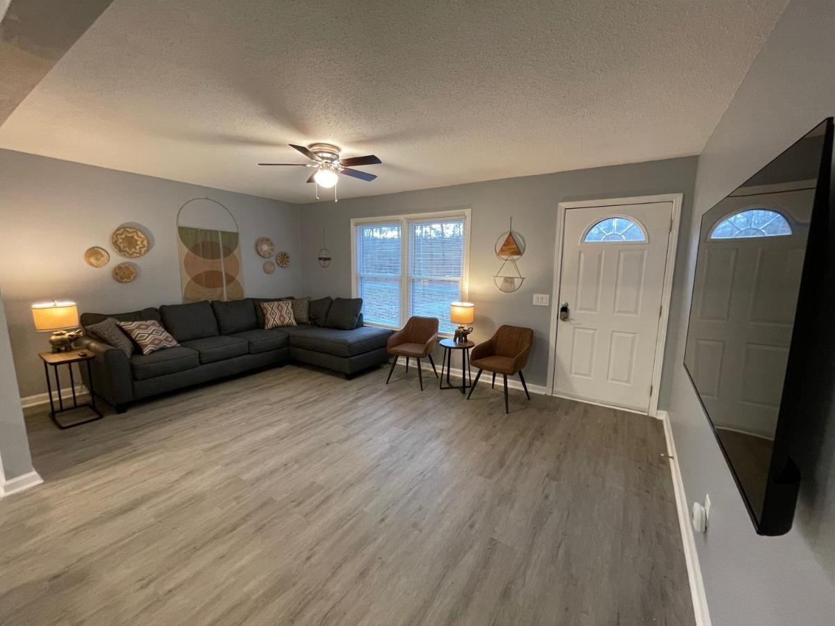Remodeled Cottage With Sunroom Manchester Exteriér fotografie