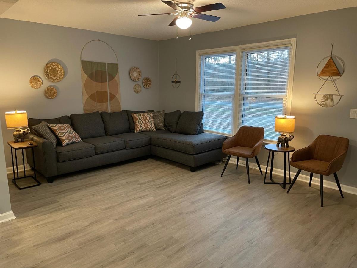Remodeled Cottage With Sunroom Manchester Exteriér fotografie