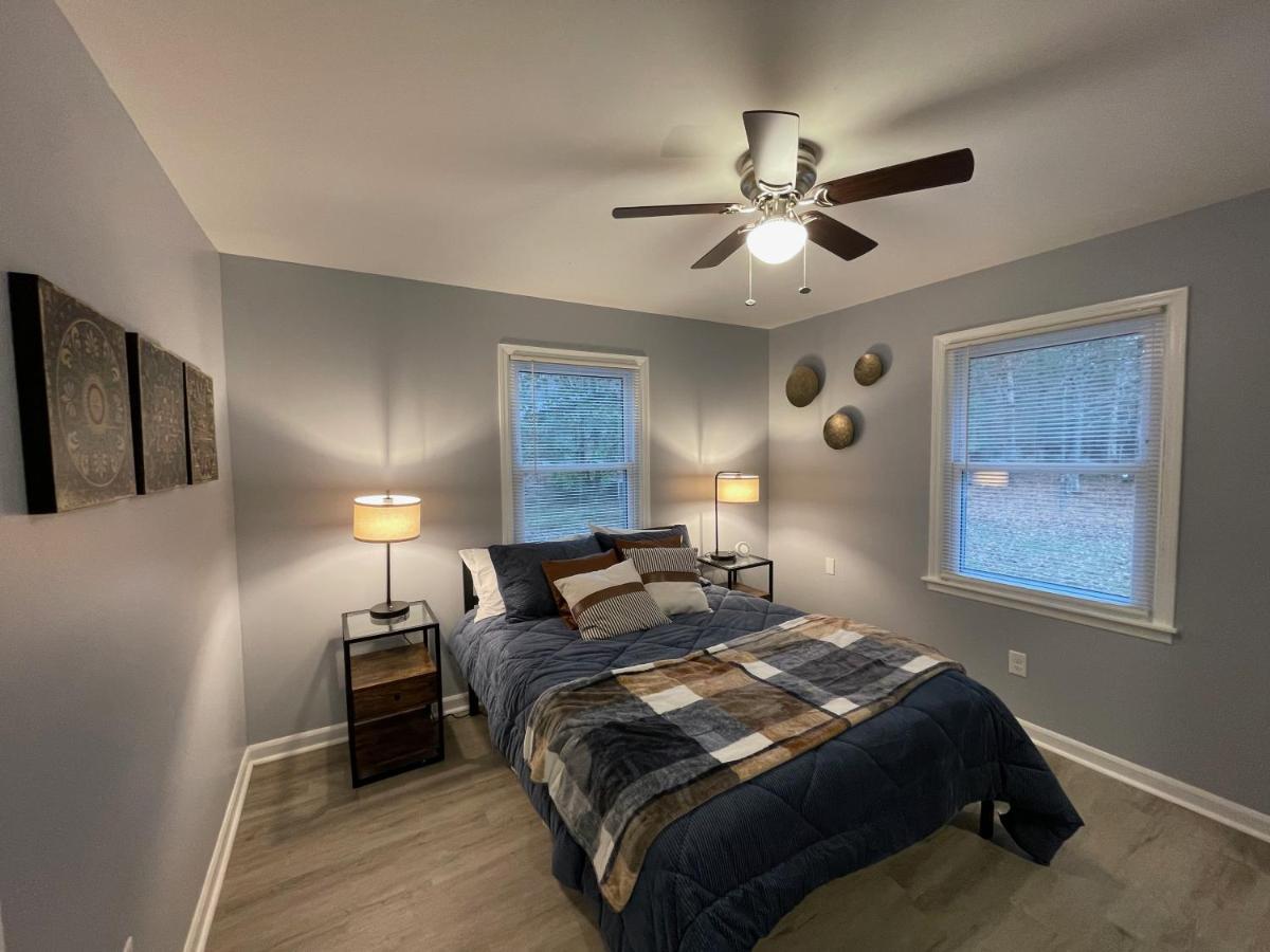 Remodeled Cottage With Sunroom Manchester Exteriér fotografie