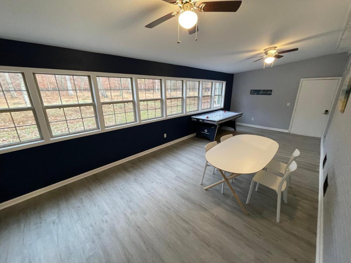 Remodeled Cottage With Sunroom Manchester Exteriér fotografie